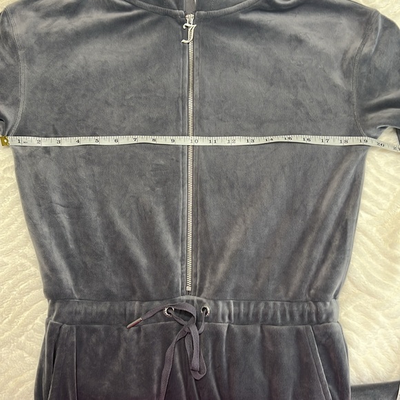 Juicy Couture Gray Velour Hooded Jumpsuit – Size Small - Picture 7 of 10